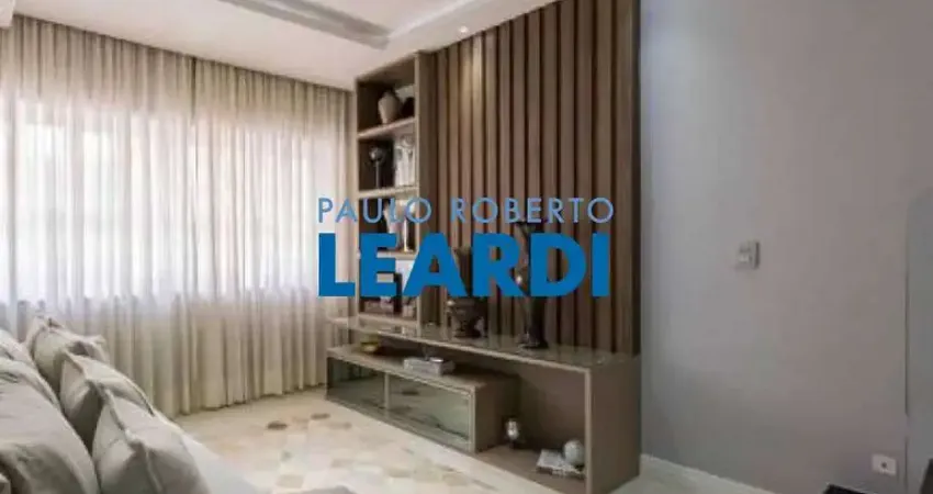 Casa à venda na Rua Dom Duarte Leopoldo, 157, Cambuci, São Paulo