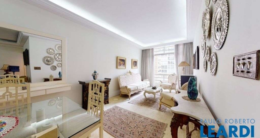 Apartamento à venda na Alameda Barros, 436, Santa Cecília, São Paulo