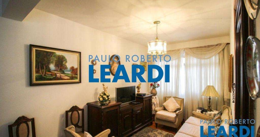 Casa à venda na Rua Martínia, 89, Saúde, São Paulo