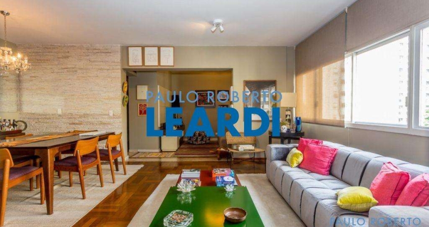 Apartamento à venda na Alameda Lorena, 333, Jardim Paulista, São Paulo