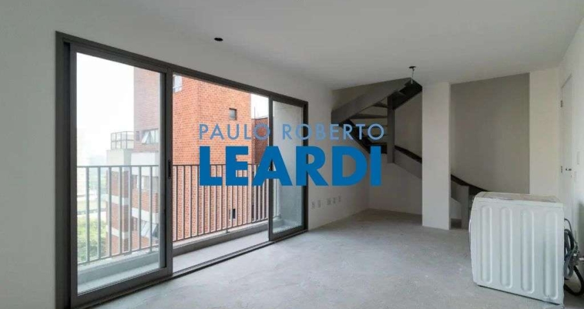Apartamento à venda na Avenida Agami, 333, Moema, São Paulo