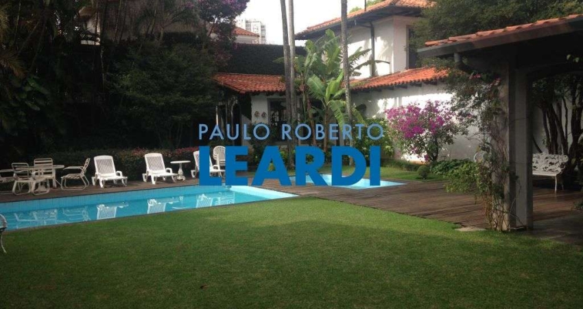 Casa à venda na Rua Conselheiro Zacarias, 62, Jardim Paulista, São Paulo