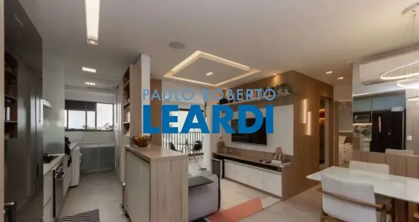 Apartamento à venda na Rua Potenji, 116, Saúde, São Paulo