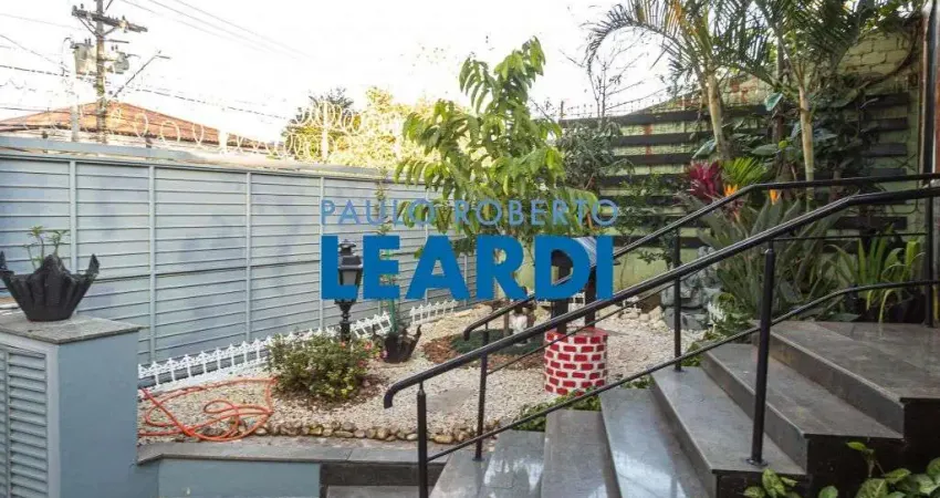 Casa à venda na Avenida Piassanguaba, 2688, Planalto Paulista, São Paulo