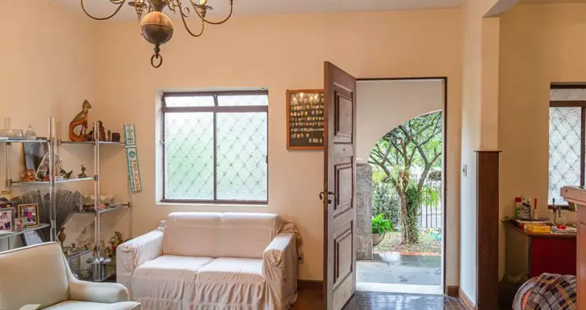 Casa com 3 quartos à venda na Rua Petrópolis, --, Sumaré, São Paulo