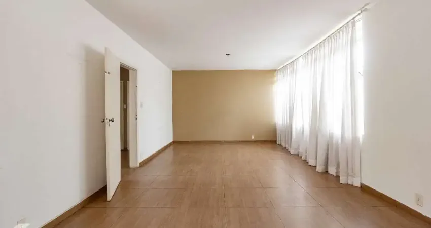 Casa com 3 quartos à venda na Rua Cássio Martins Vilaça, --, Pacaembu, São Paulo