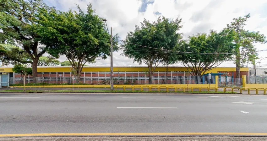 Prédio com 60 salas para alugar na Rua Chile, 836, Rebouças, Curitiba
