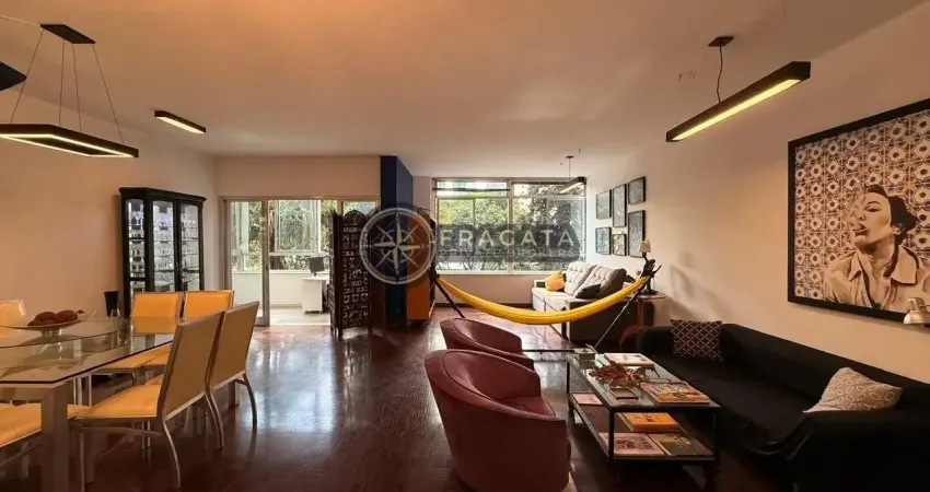 Apartamento à venda com 250m² - 3 quartos sendo 2 suítes e 1 vaga - Jardim Paulista/SP