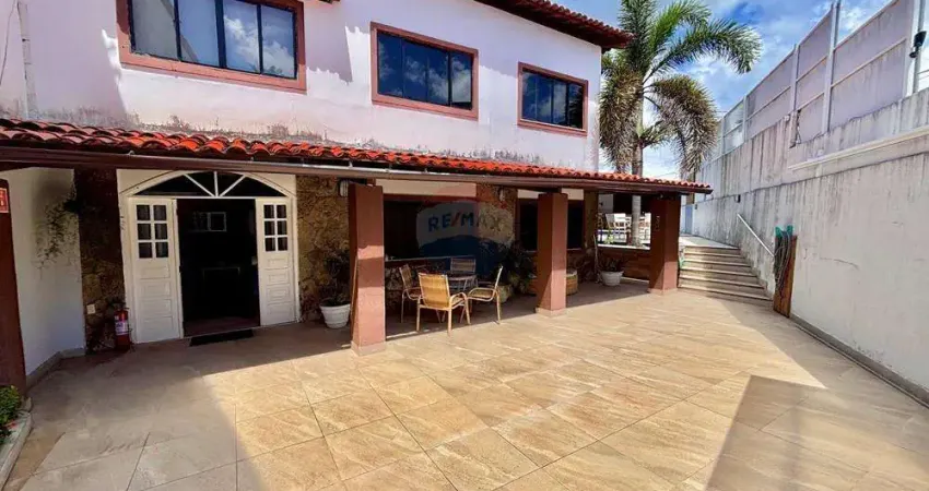 Casa duplex em piatã, 4/4, sendo 2 suítes, piscina, jacuzzi e uma agradável área gourmet sensacional!