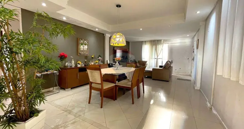 'Espaçoso e aconchegante Apt 151m² no Candeal com vista mar, 3/4, 2 suítes, 1 vaga de garagem com portão eletrônico. Visite Já!'