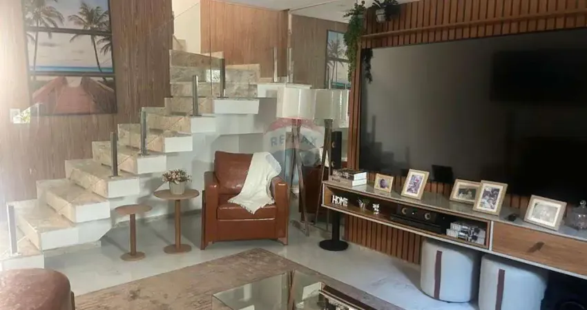 Casa triplex em condomínio á venda com 3 suítes na avenida amarílio thiago.