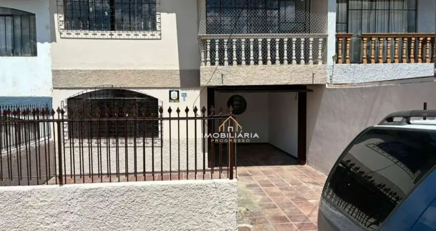 Sobrado com 3 dormitórios à venda, 104 m² por R$ 550.000 - Uberaba - Curitiba/PR