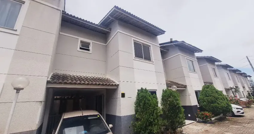 Casa em Condominio no Bairro Itaperi a poucos metros da Av Silas Munguba