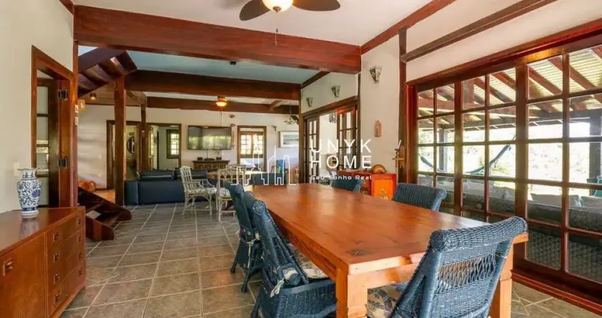 Excelente oportunidade de casa com 4 dormitórios e Piscina em Maresias