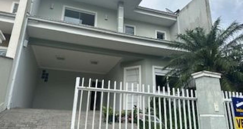 Casa com 3 quartos à venda na Rua Alzira Adélia de Santana, 75, Floresta, Joinville