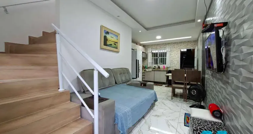 Sobrado 2 quartos em condomínio, no Boqueirão em Praia Grande