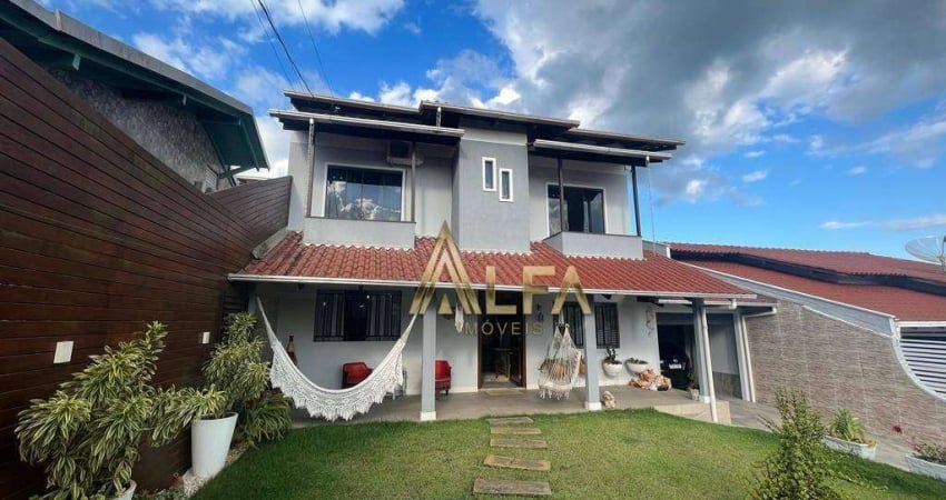 Sobrado com 4 dormitórios à venda, 220 m² por R$ 899.000,00 - Centro - Penha/SC