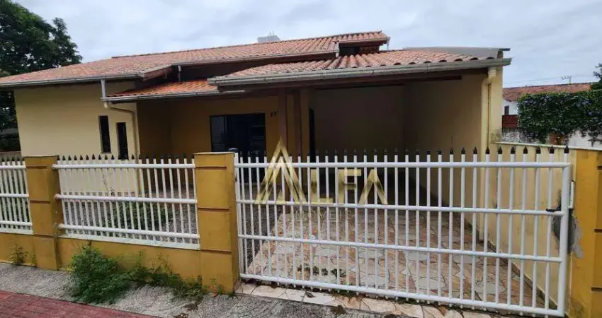 LInda casa na Praia da Armação
