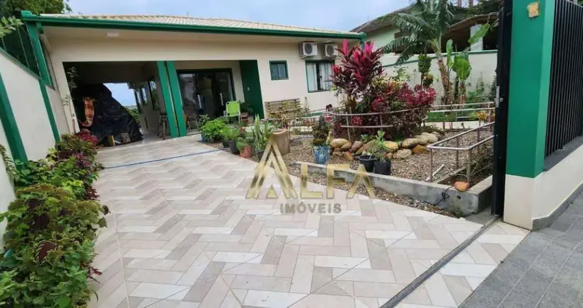 Casa com 3 quartos à venda na Rua João Mariano Furtado, 396, Armação, Penha