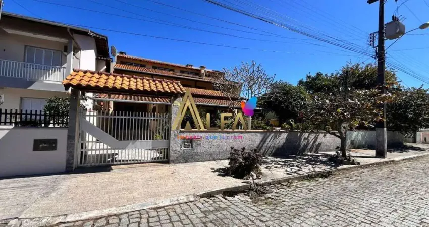 Sobrado com 5 dormitórios à venda, 240 m² por R$ 890.000,00 - Praia Alegre - Pen