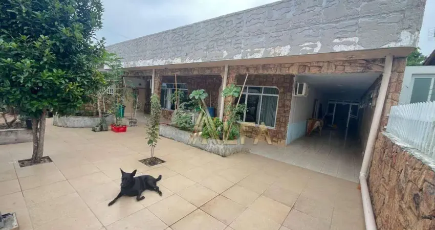 Casa com 4 dormitórios à venda, 234 m² por R$ 650.000,00 - Gravatá - Penha/SC