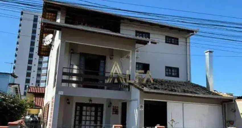 Sobrado à venda, 222 m² por R$ 2.000.000,00 - Centro - Penha/SC
