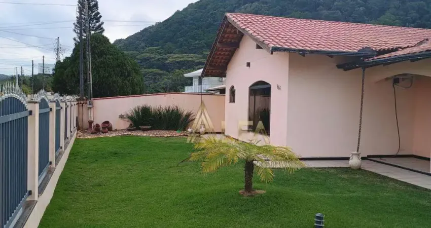 CASA EXCELENTE COM TERRENO  DE 1321m2  LOCALIZDADA NUMA DAS PRINCIPAIS AVENIDAS DO GRAVATA