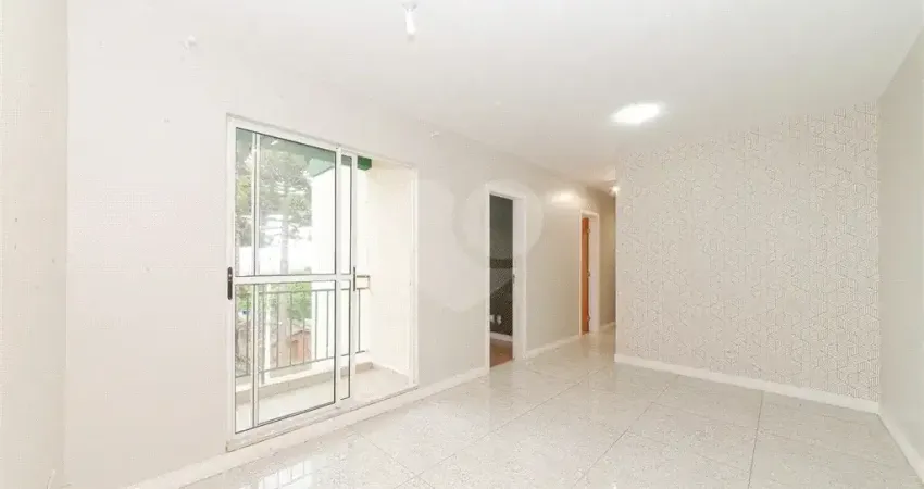 Apartamento à venda no bairro Santa Cândida com 3 quartos