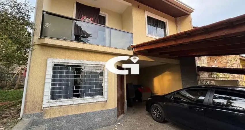 Sobrado 3 quartos sendo 1 suíte, churrasqueira, 3 vagas e quintal no santa cândida