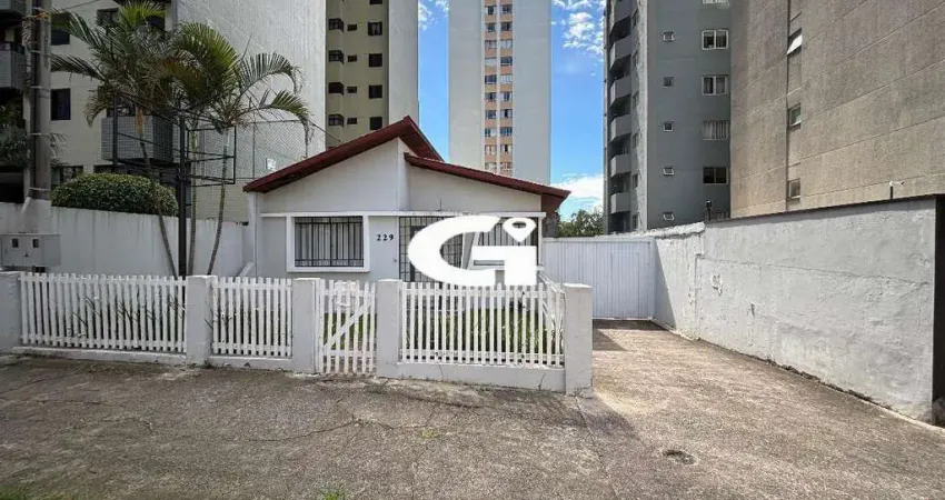 Sala comercial para locação no àgua Verde com 5 salas e excelente localização