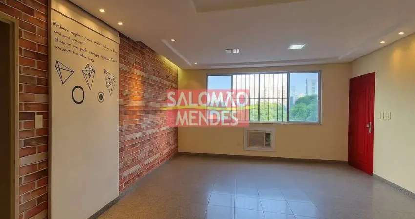 Apartamento único, super ventilado, com boa iluminação natural e excelente localização.