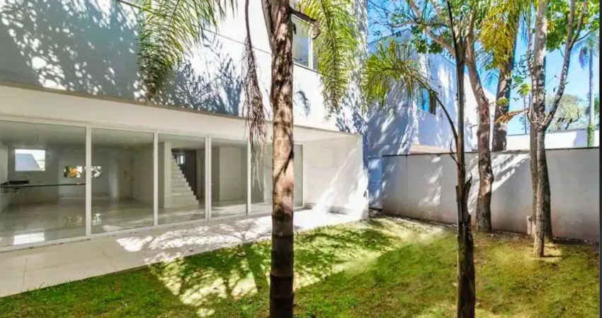 Casa de Condomínio Alto Padrão na Chácara Santo Antônio em São Paulo - SP
