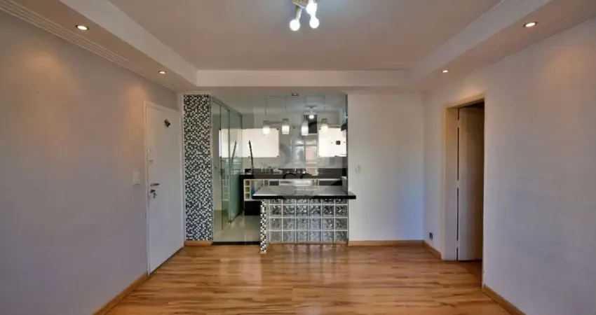 Apartamento reformado a Venda na Chácara Santo Antonio em São Paulo - SP
