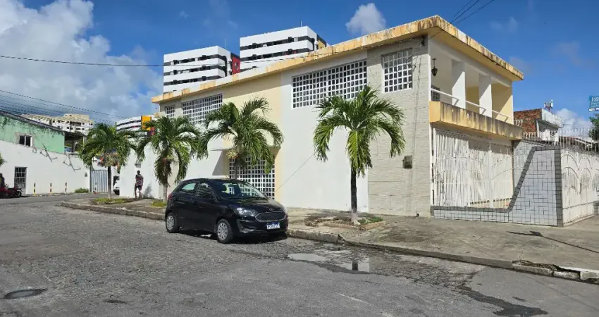 Casa com 5 quartos à venda na Avenida Brasil, 1230, Poço, Maceió