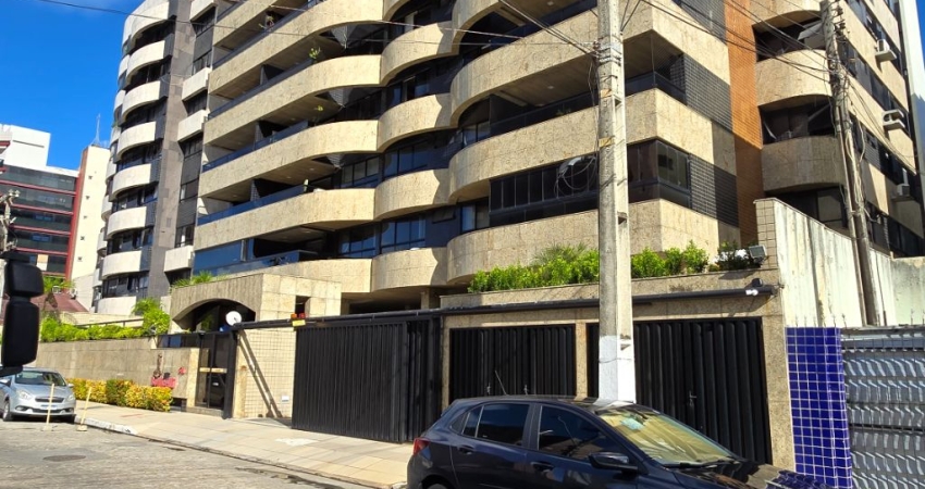 Lindo apartamento na 2° quadra da Praia de Ponta Verde