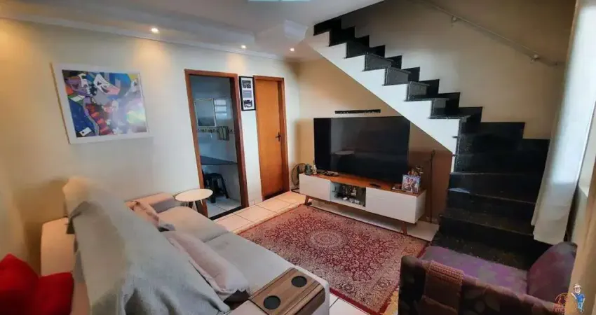 Sobrado à venda com 2 quartos, 1 vaga, Vila Voturua - São Vicente/SP