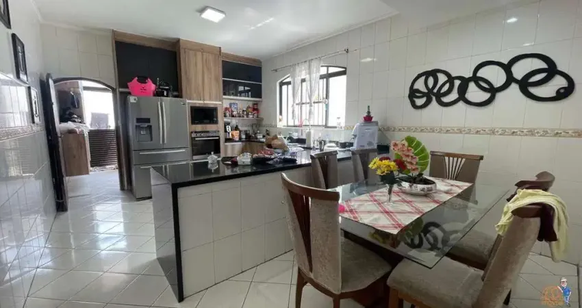 Casa à venda, 3 quartos, 1 suíte, 2 vagas, Areia Branca - Santos/SP