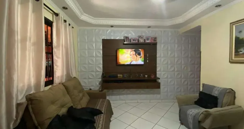Sobrado à venda, 3 quartos, 1 vaga, Vila Voturua - São Vicente/SP