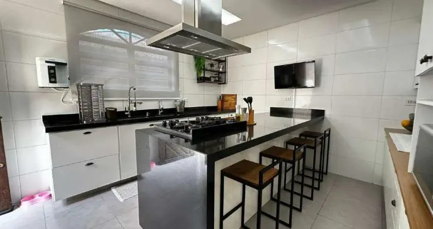 Casa à venda, 3 quartos, 1 suíte, 4 vagas, Santa Maria - Santos/SP