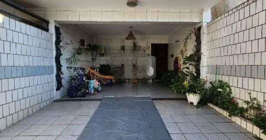 Casa à venda, 6 quartos, 1 suíte, 2 vagas, Embaré - Santos/SP