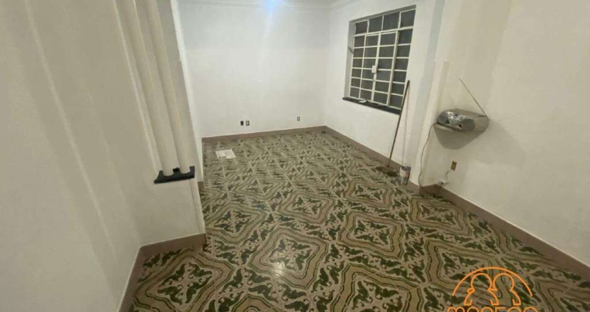 Casa com 3 quartos para alugar na Rua Major Santos Silva, Embaré, Santos