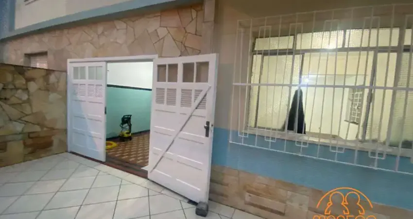 Casa com 3 quartos para alugar na Rua Major Santos Silva, Embaré, Santos