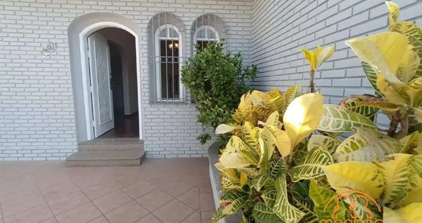 Sobrado à venda, 4 quartos, 1 suíte, 2 vagas, Embaré - Santos/SP