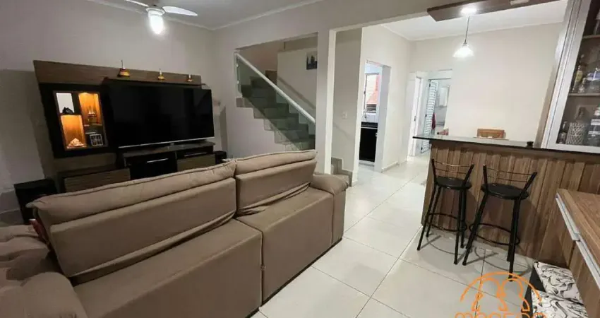 Sobrado à venda, 3 quartos, 2 vagas, Vila São Jorge - São Vicente/SP