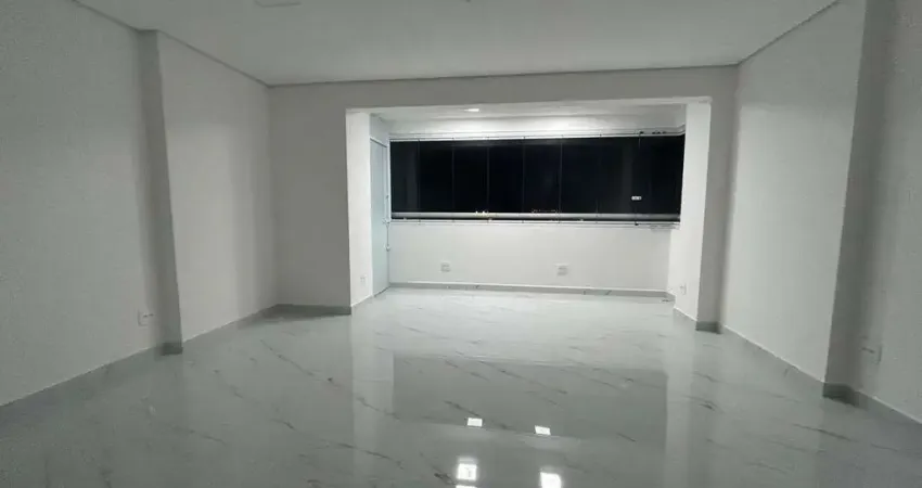Sala comercial para alugar na Rua Benjamin Constant, Centro, São Vicente