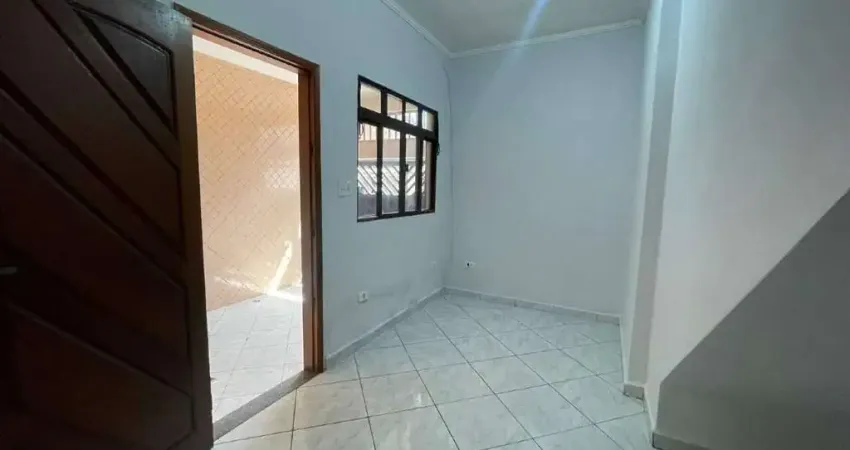 Casa com 3 quartos à venda na Rua José Roberto Moscariello, Rádio Clube, Santos