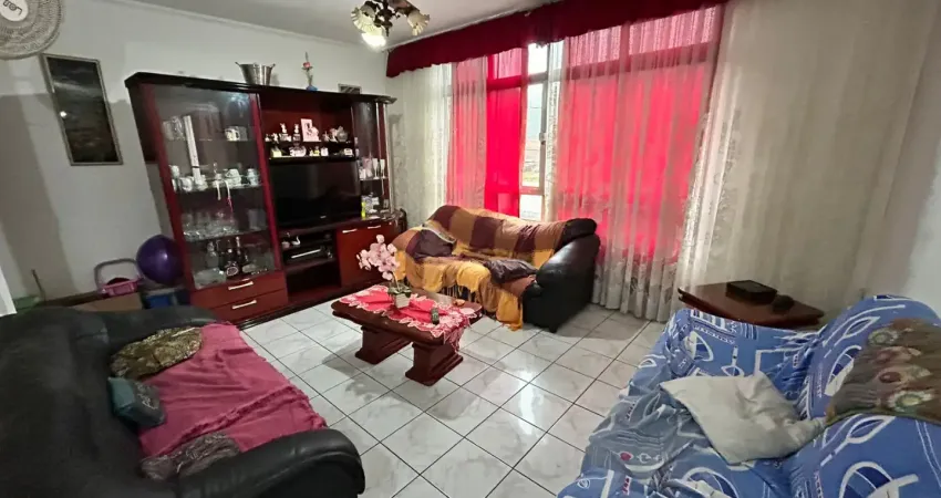 Casa ampla à venda na rua carlos caldeira no bairro santa maria com 3 dormitórios