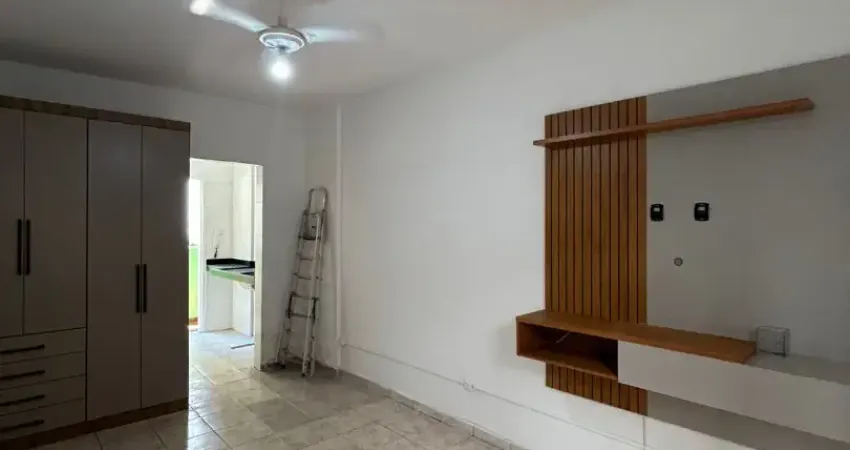 Sala Living à Venda na Ponta da Praia, Quadra da Praia, Toda Reformada