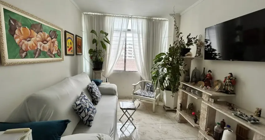 Oportunidade no Centro de São Vicente: Apartamento com 1 Suíte e Vaga de Garagem Coletiva