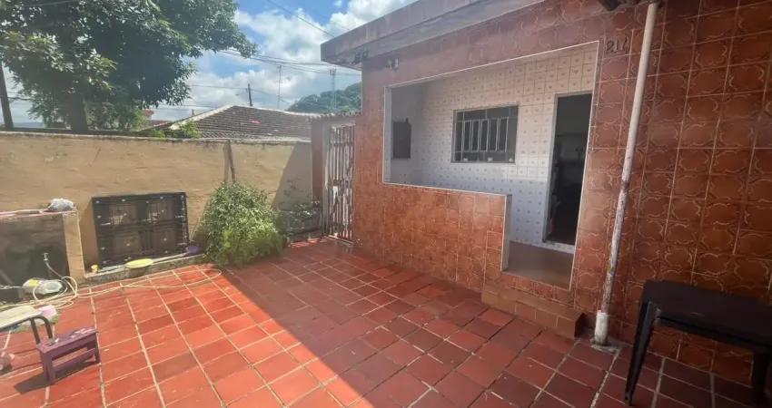Duas Casas pelo Preço de Uma na Caneleira! 4 Dormitórios, 2 Banheiros e Vaga em Santos